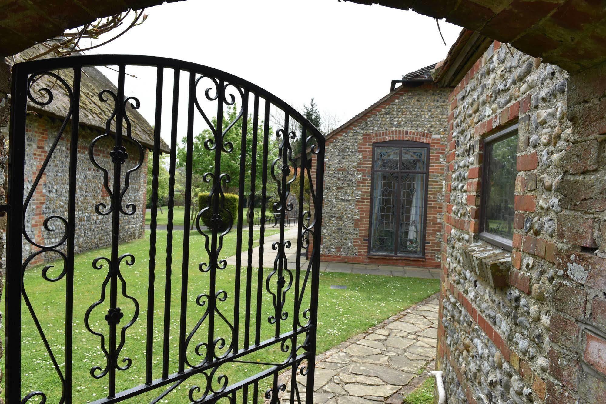 Old Selden Farm B&B Clapham  Exterior photo